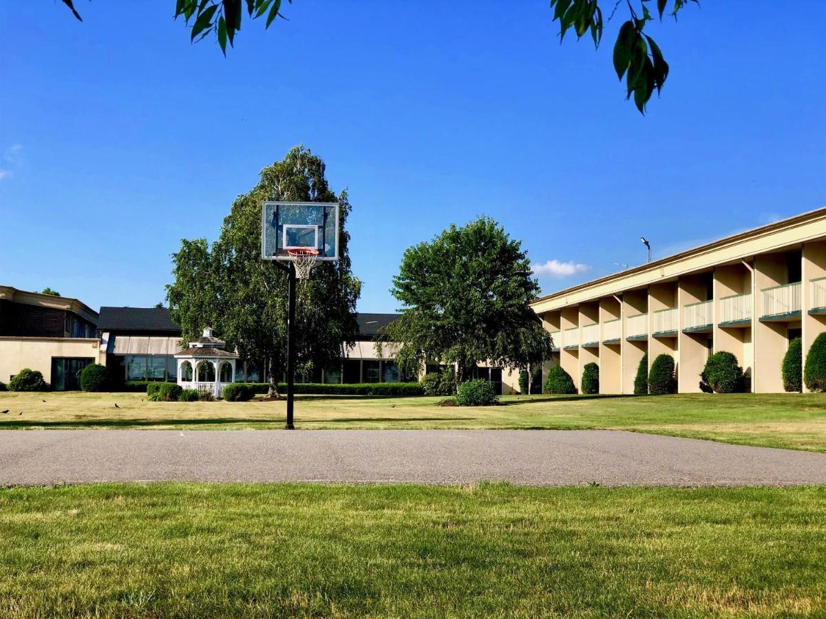 Riverview Inn & Suites Somerset Exterior foto